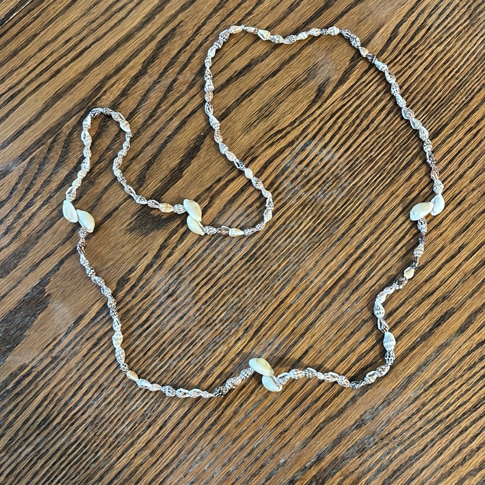 Shell necklace. - Picture 4 of 5